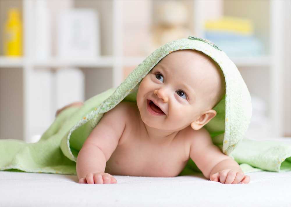 Babies breathe in crawling large quantities of dirt, skin cells and Co. a / Health News