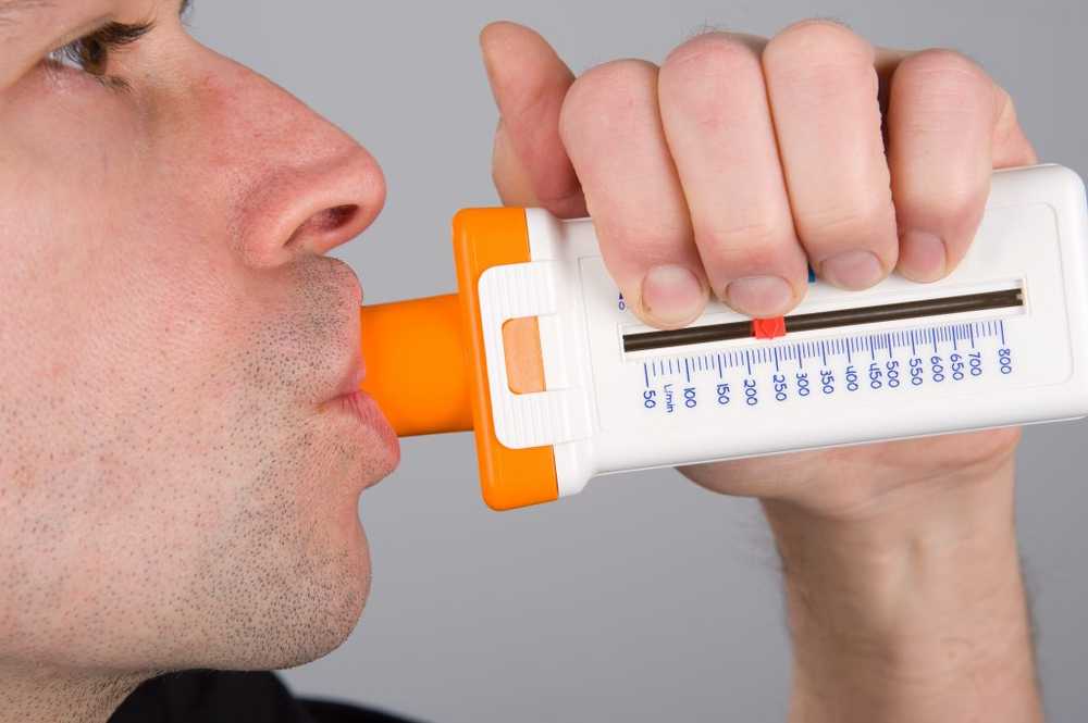 Diagnosis by breathing air Scientists are developing a new rapid lung cancer test / Health News