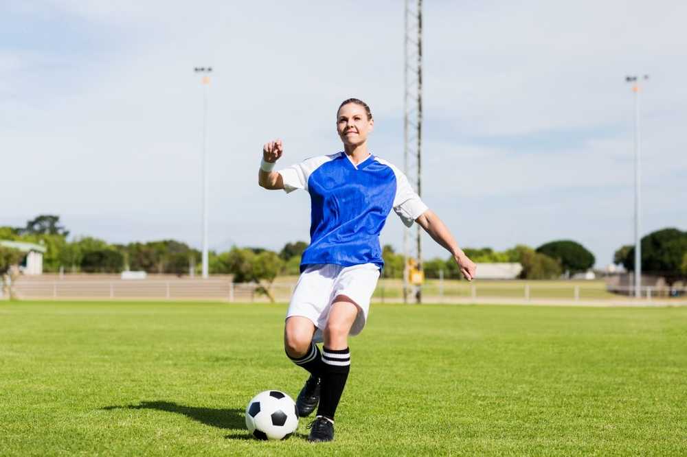 Fotboll för att sänka blodtrycket är lika effektivt som medicinering / Hälsa nyheter