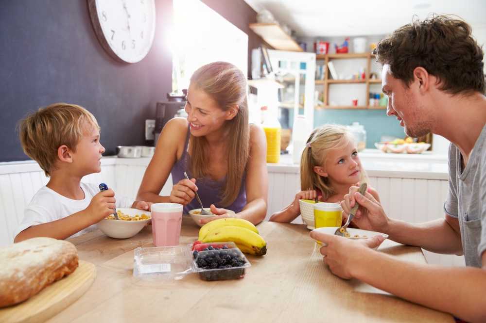 Frisk dagstart Regelbunden frukost skyddar barn från övervikt / Hälsa nyheter