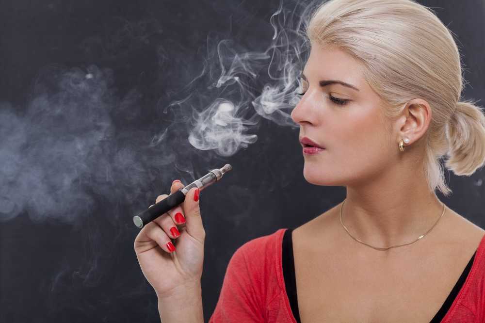 Health experts warn e-cigarettes make people addicted and ill / Health News