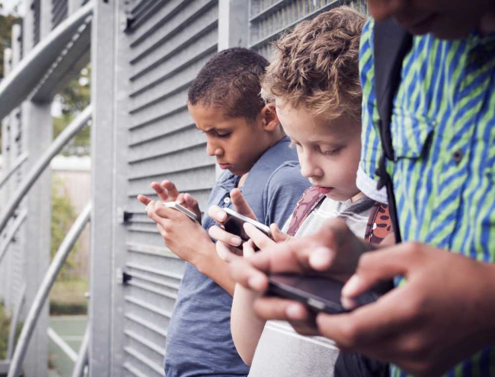 Toddler development Own smartphone harmless for nine-year-old children? / Health News