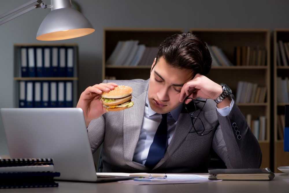 Vermoeidheid na het eten - oorzaken, zelfhulp en preventie