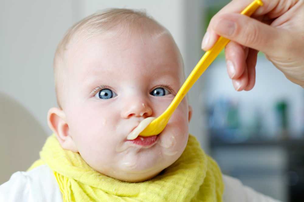 Lait et Beikost Combien les bébés devraient-ils manger par jour? / Nouvelles sur la santé