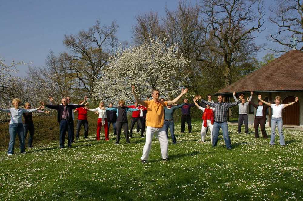 Qigong - disuelve los bloqueos, fortalece la resistencia al estrés / Noticias de salud