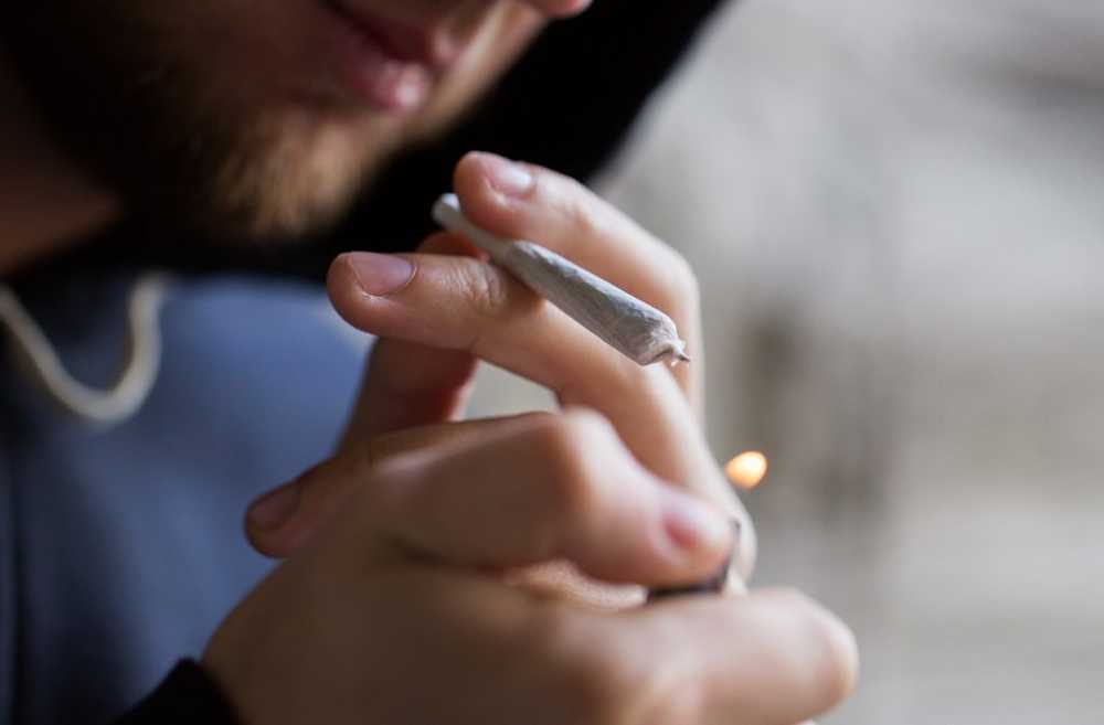 Ridurre i rischi La cannabis deve essere fumata solo senza tabacco / Notizie di salute