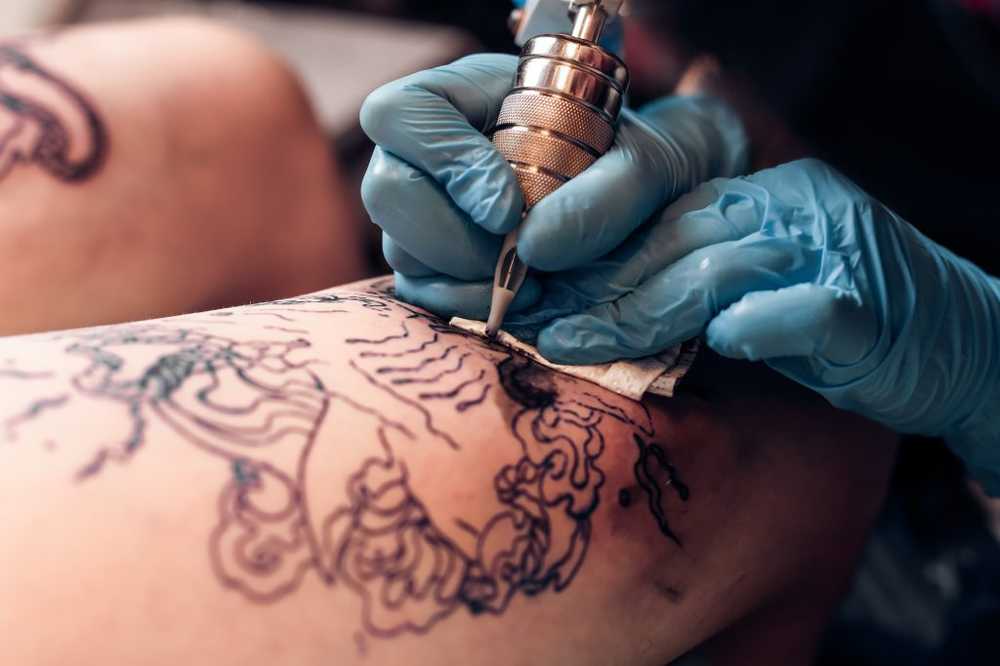 Les médecins battent un patient atteint d'une alerte au cancer à cause de ses vieux tatouages / Nouvelles sur la santé