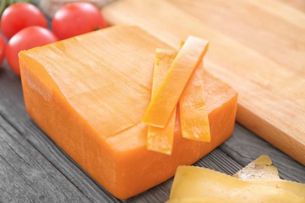 Las plantas tropicales producen el color naranja del queso cheddar. / Noticias de salud