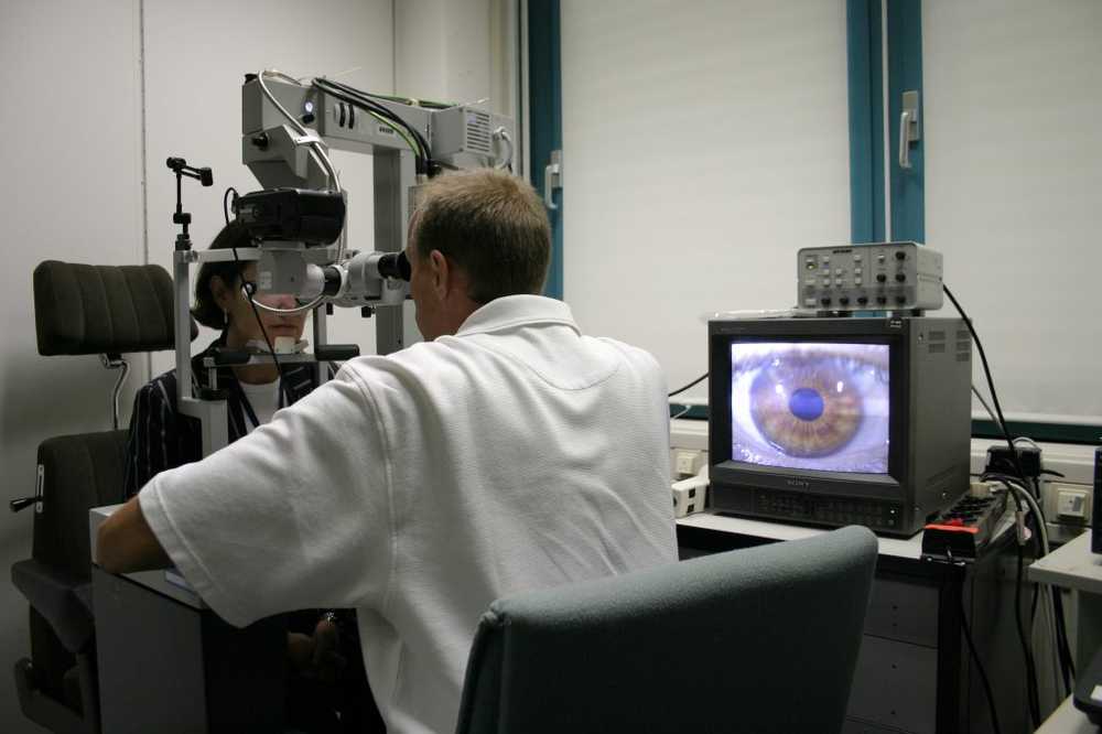 Virtual Doctors Artificial intelligence detects many eye diseases / Health News