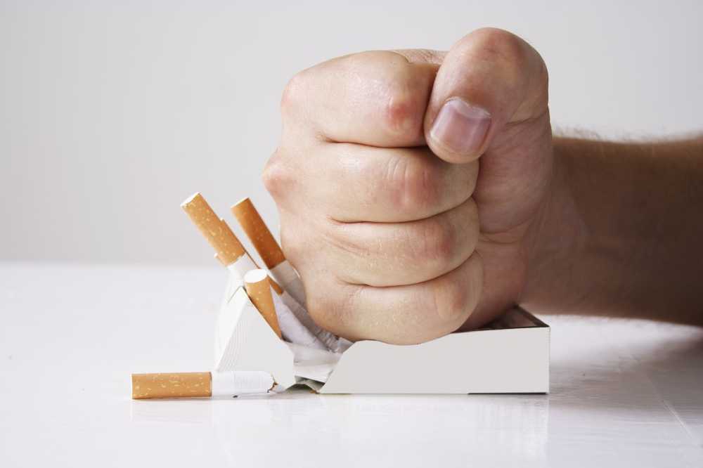 Number of male smokers as low as never before / Health News