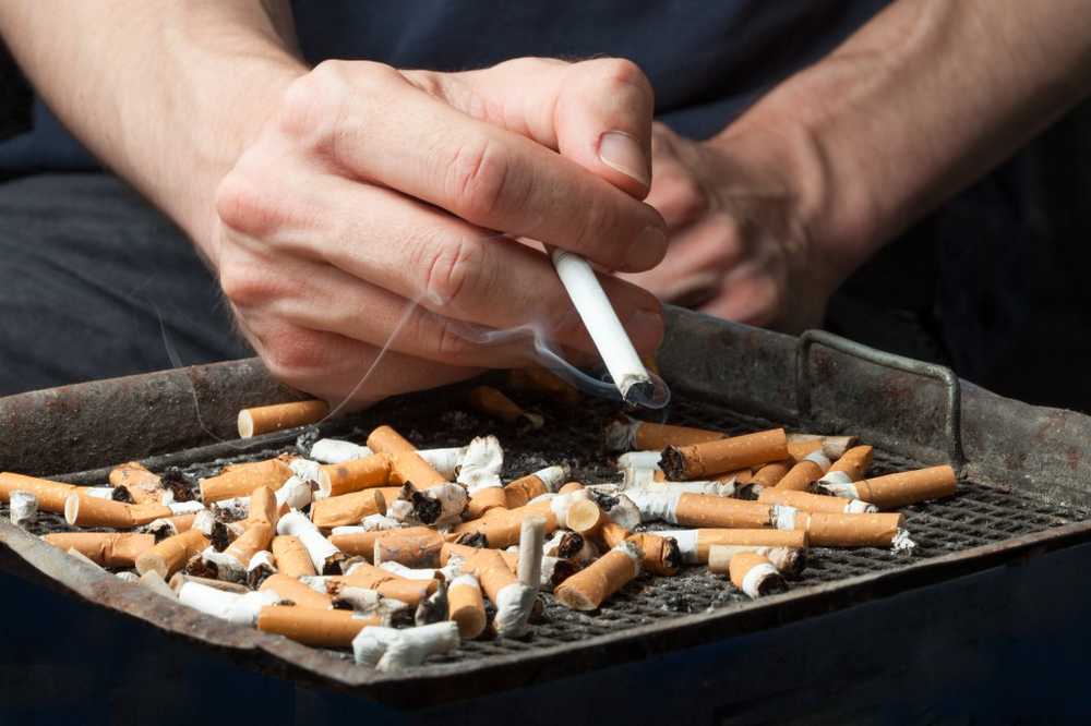 Experts Lung cancer risk in ex-smokers long time high / Health News