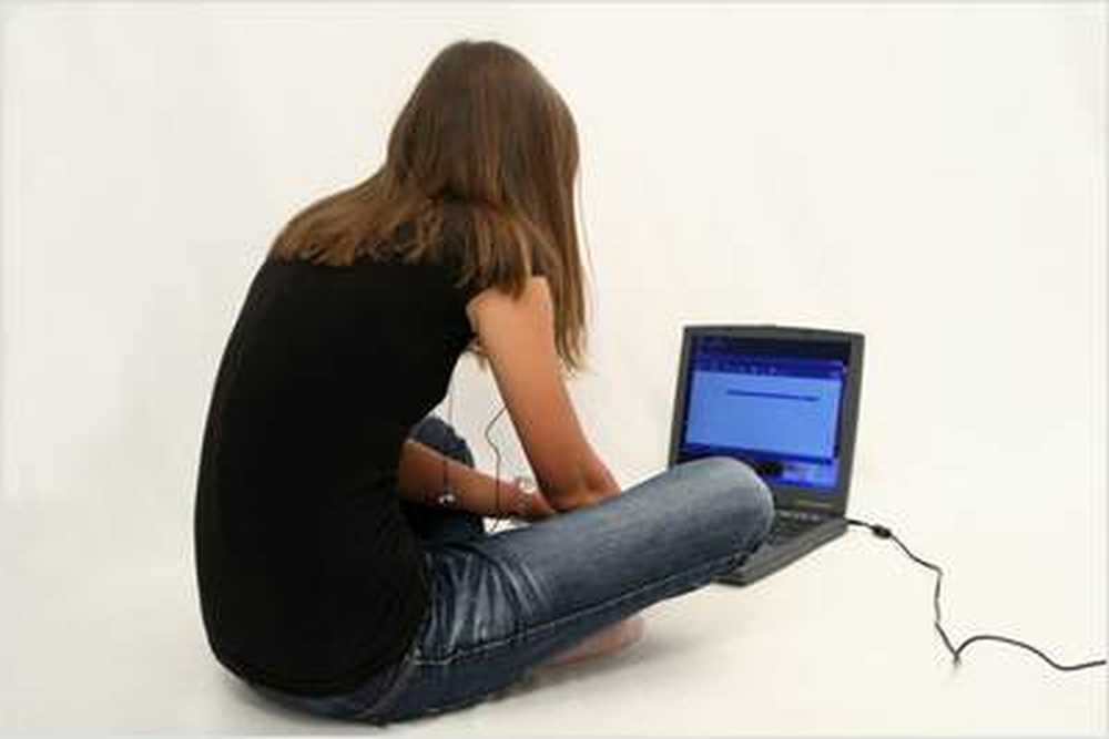 Teenagers surfing the internet makes you lonely / Health News