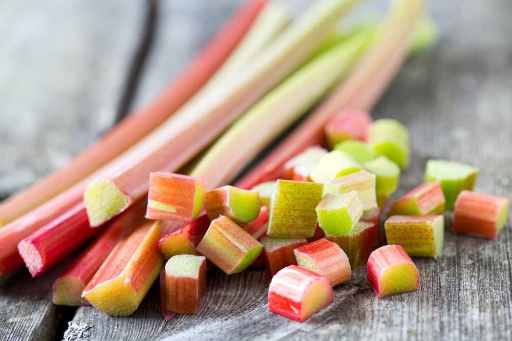 Läckra Rabarber Den frukt som faktiskt är en hälsosam grönsak / Hälsa nyheter