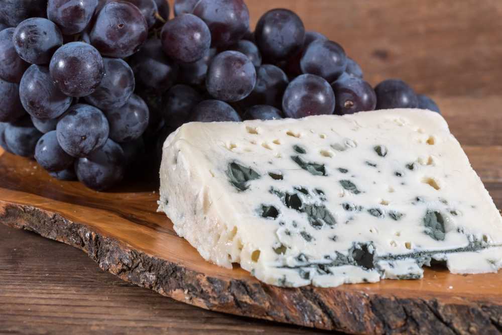 Lanzamiento del retiro del queso francés - Detección de bacterias en Roquefort / Noticias de salud