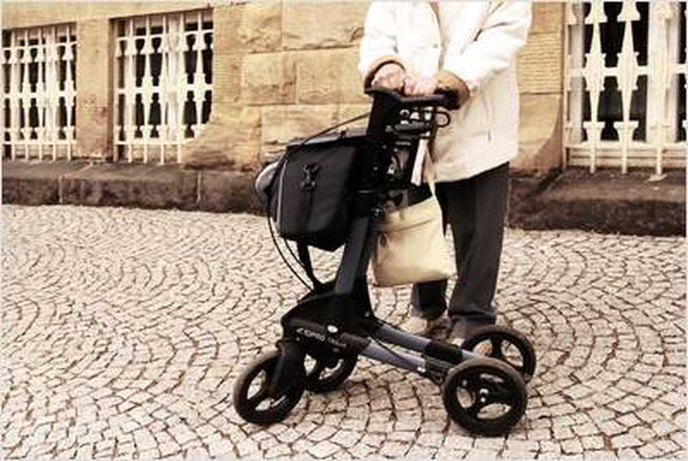 Rollator per gli anziani Più sicuro a piedi / Notizie di salute