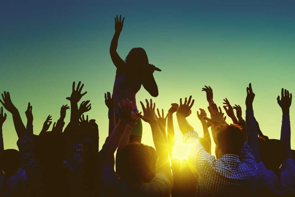 Vatten i stället för alkohol Hur ungdomar överlever musikfestivaler / Hälsa nyheter