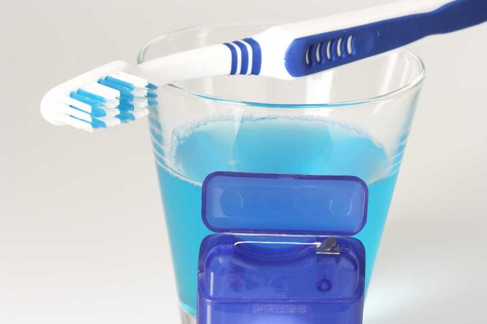 Tandläkarundersökning Gör fluorvattenmunstycken bättre för att skydda karies hos barn? / Hälsa nyheter