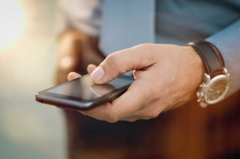 Des téléphones cellulaires incapables dans le pantalon chauffent le sperme / Nouvelles sur la santé