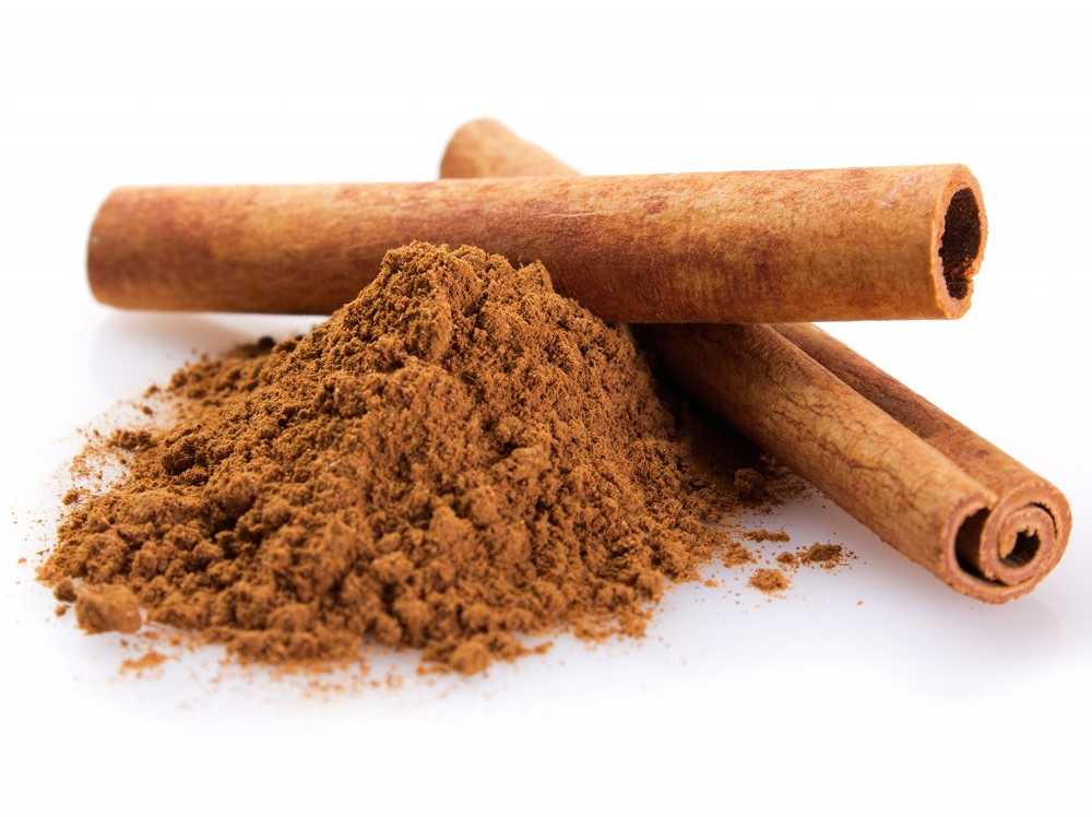 Cinnamon. Little child smothered at kitchen spice / Health News
