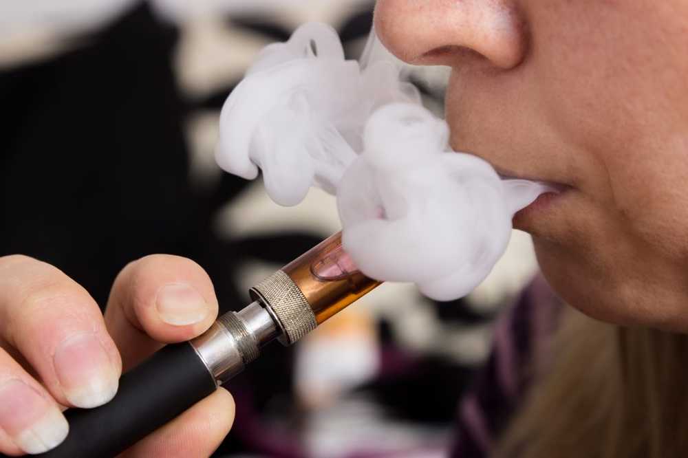 Två nya cancerframkallande ämnen som finns i e-cigaretternas ånga / Hälsa nyheter